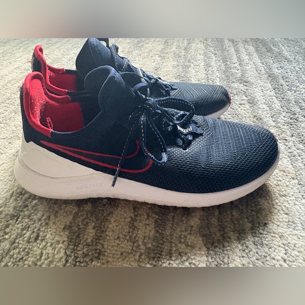 Nike Free Run Navy and Red Men's Lightweight Sneakers NFL Patriots Men’s 11.5